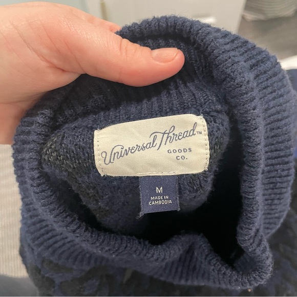 Universal Thread Mockneck | cheetah print | size medium | perfect used condition - Picture 3 of 4